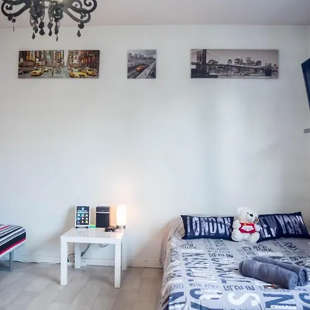 Travel Homes - The Eastside, Parking And Downtown Colmar