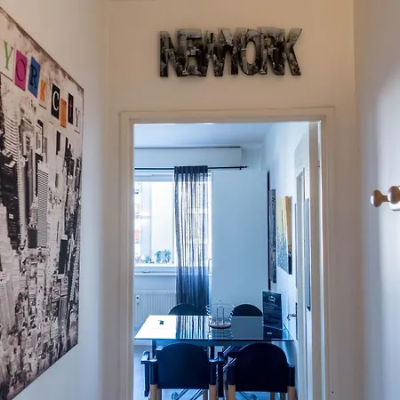 Travel Homes - The Eastside, Parking And Downtown Colmar