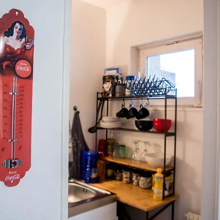 Travel Homes - The Eastside, Parking And Downtown *