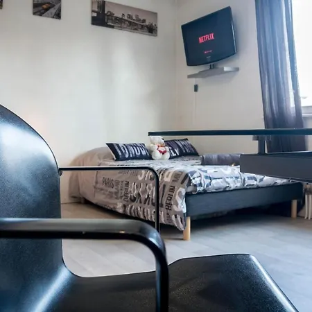 Travel Homes - The Eastside, Parking And Downtown