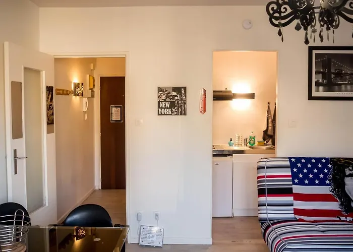 Travel Homes - The Eastside, Parking And Downtown *