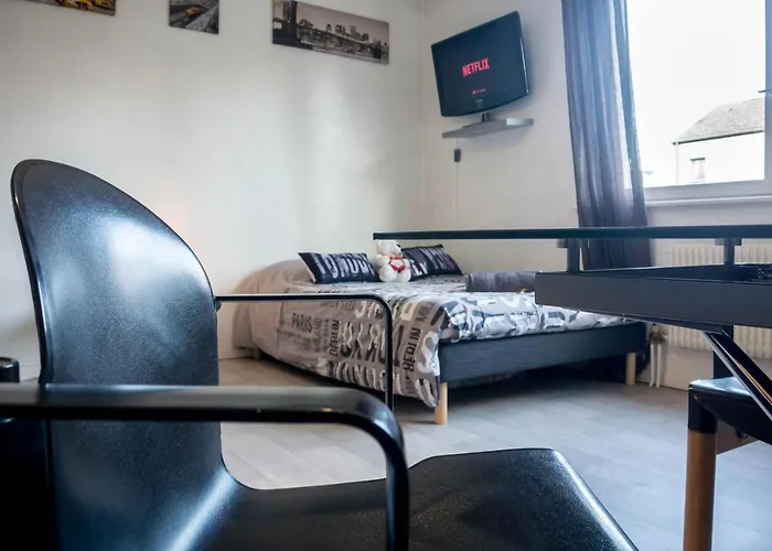 Travel Homes - The Eastside, Parking And Downtown